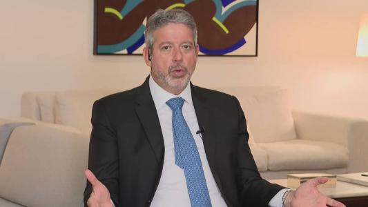 "Eu e Pacheco não alinhamos rito de tramitações de MPs", diz à CNN Arthur Lira.