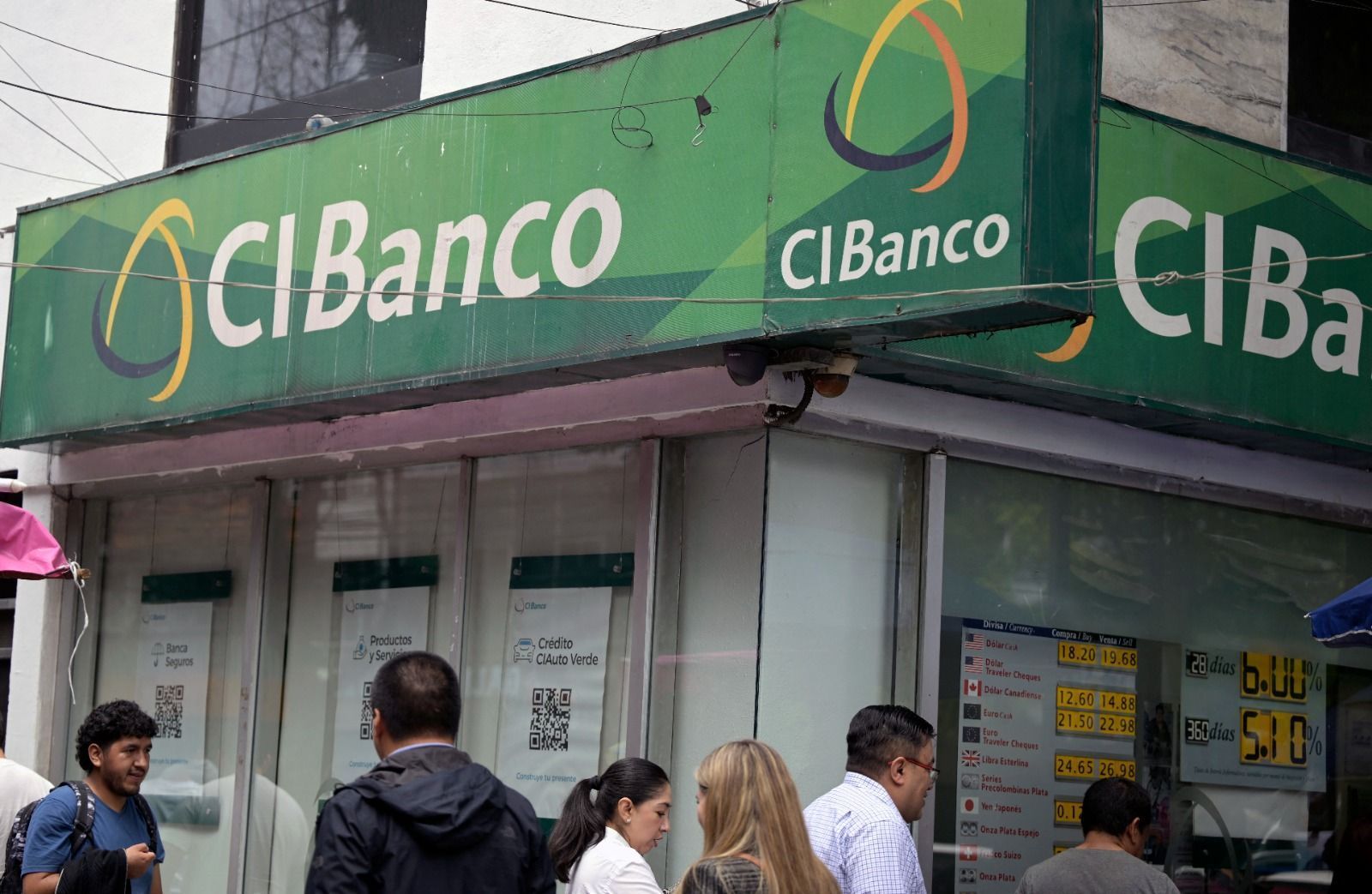 EUA acusam bancos mexicanos de lavar dinheiro para cartéis e impõem restrições financeiras