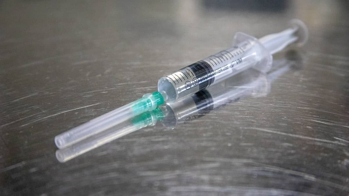 EUA aprova primeira vacina do mundo contra bronquiolite