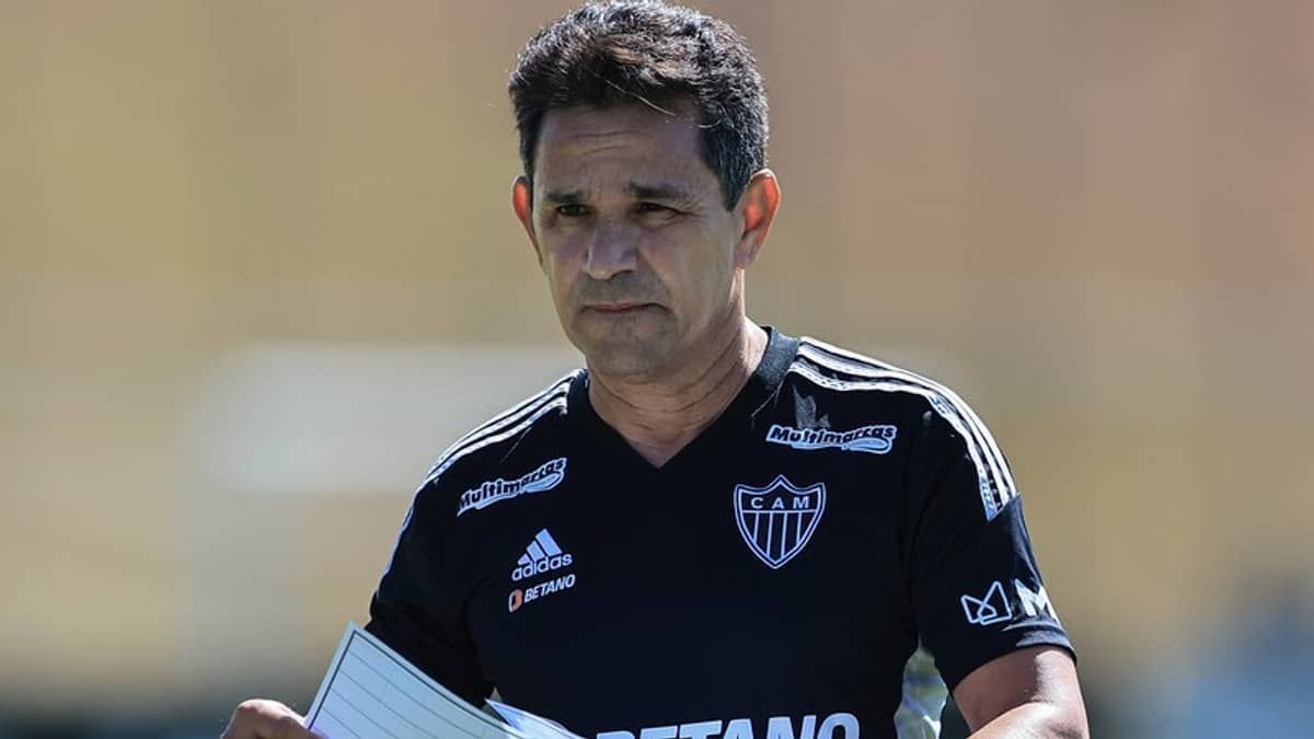 Auxiliar de Cuca assume clube do Rio de Janeiro