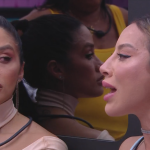 Eva e Renata entram em pânico após jogo ser exposto no BBB 25: 'só tenho essas armas'