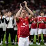 Jonny Evans anuncia aposentadoria e assume papel de supervisor da base no United