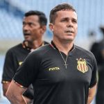 Santa Cruz contrata o técnico Evaristo Piza para desafio na Série D