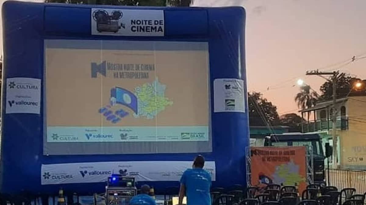 Doze cidades de Minas Gerais recebem sessões gratuitas de cinema ao ar livre