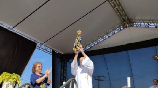 Evento mais tradicional é a missa na Praça da Cemig, em Contagem