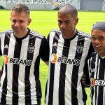 Evento na Arena MRV reúne Ronaldinho, Hulk, Reinaldo e heróis do Atlético