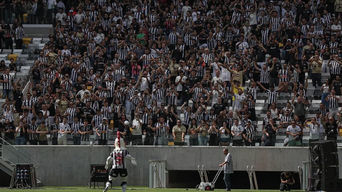 Atlético tenta dobrar capacidade da Arena MRV para 'jogo das lendas'