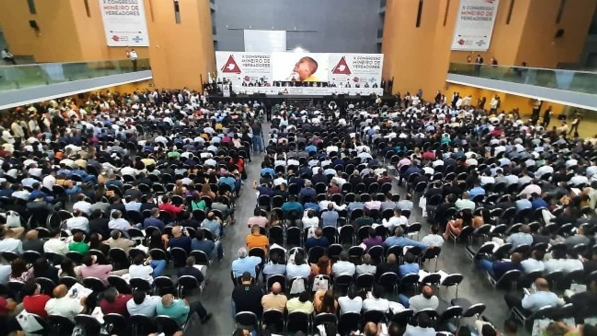 Congresso de vereadores da AMM pode reunir Lula e Zema em Minas   