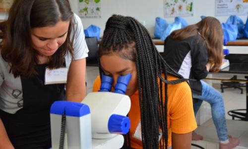 Evento 'Vai ter menina na Ciência' foi realizado na USP em 2025
