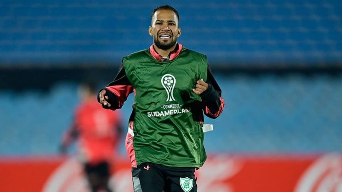 Atacante do América se despede de ex-time: 'Clube gigante'