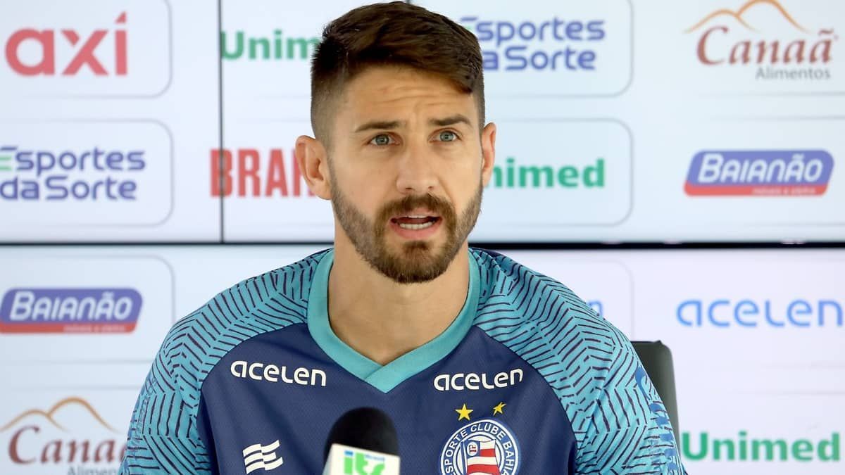 De olho no Galo, atacante do Bahia assistirá Palmeiras x Atlético: 'Dever de casa'