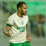 Vitória encaminha a contratação do atacante Everaldo, ex-América