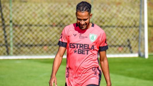 Everaldo reconheceu que não vem jogando como esperado no América