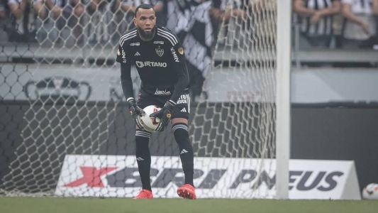 Everson chegou a dez cobranças defendidas no Atlético