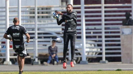 Everson deve ser titular diante do América no clássico deste sábado (25) no Mineirão