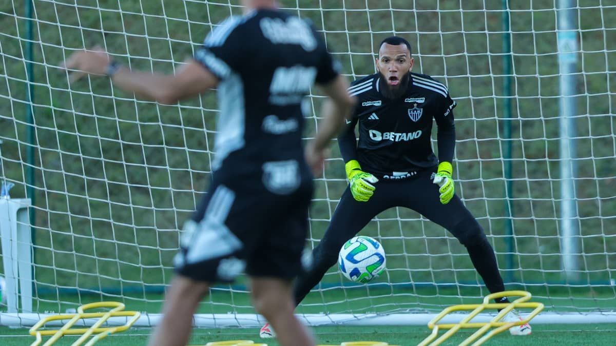 Atlético: Everson projeta duelo com Cuiabá e elogia adversário