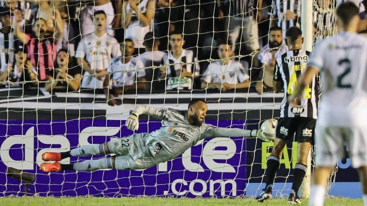 Atlético: Éverson e Réver destacam força da defesa no 1º jogo sem sofrer gols no Mineiro