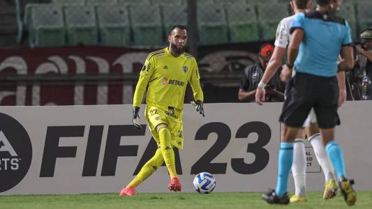 Everson foi o grande destaque do Atlético no empate contra o Carabobo