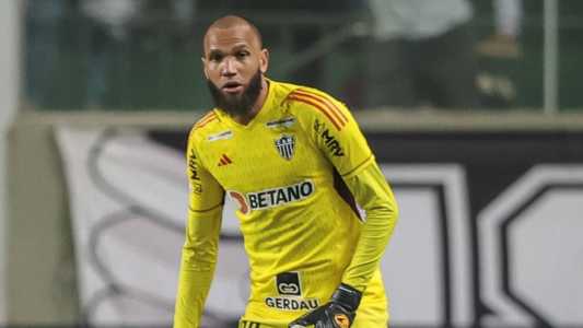 Everson, goleiro do Atlético, em jogo contra o Flamengo