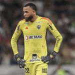 Everson fala em 'sinal de alerta' no Atlético após derrota para o Vasco
