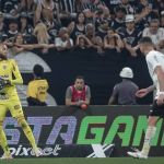 Everson leva terceiro amarelo e desfalca Atlético contra o Goiás