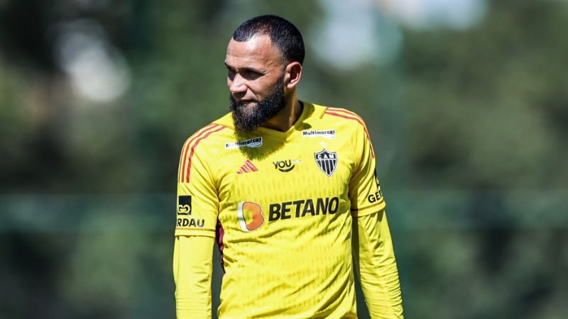 Baixa no Atlético, Everson recebe alta médica após cirurgia