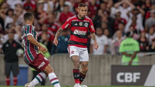 Everton Cebolinha em ação pelo Flamengo em 2023