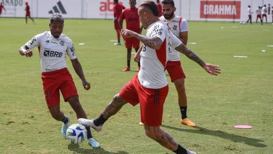 Everton Cebolinha participou da atividade do Flamengo no Ninho do Urubu