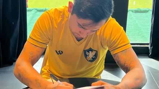Everton Felipe assinou contrato com o Retrô