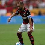 Vai ou fica? Entenda a situação de Everton Ribeiro no Flamengo