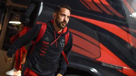 Everton Ribeiro foi acionado por Sampaoli na segunda etapa da decisão contra o São Paulo