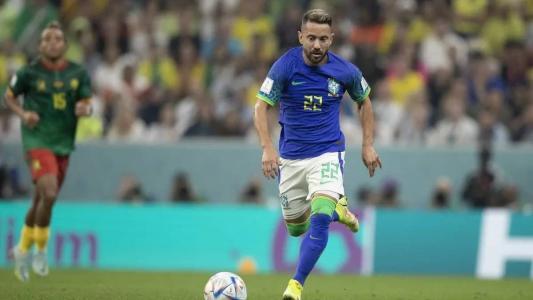 Everton Ribeiro foi um dos quatro jogadores do Flamengo que disputaram a Copa do Catar