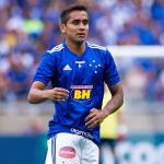Ex-Cruzeiro surpreende e anuncia aposentadoria aos 26 anos: 'As dores não passam'