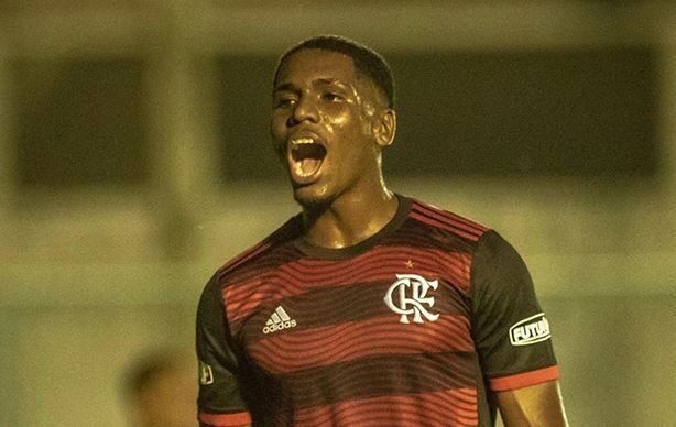 América tenta contratação de jovem volante do Flamengo