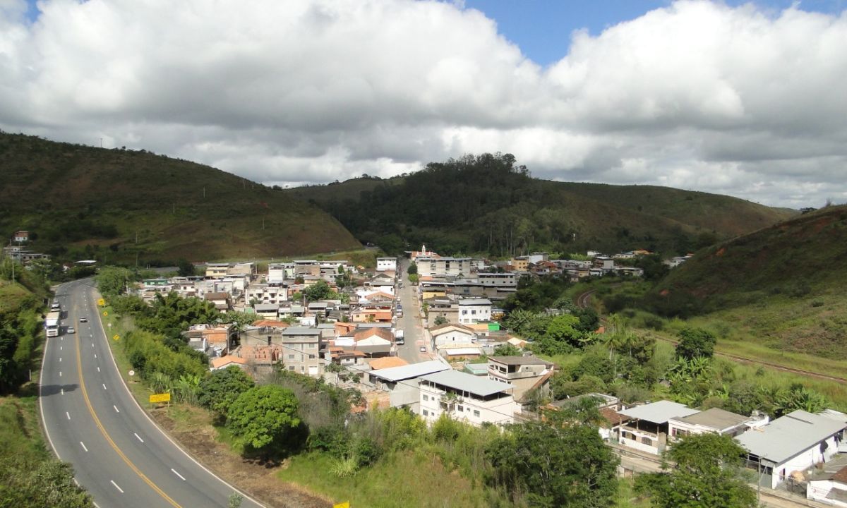 Prefeito e vice de Ewbank da Câmara (MG) têm mandatos impugnados