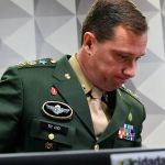 PF: pai de Mauro Cid estava com US$ 25 mil de Bolsonaro e tentou 'solução' para entrega de dinheiro em espécie