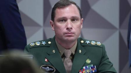 Ex-ajudante de ordens de Bolsonaro, Mauro Cid, pode perder patente no Exército