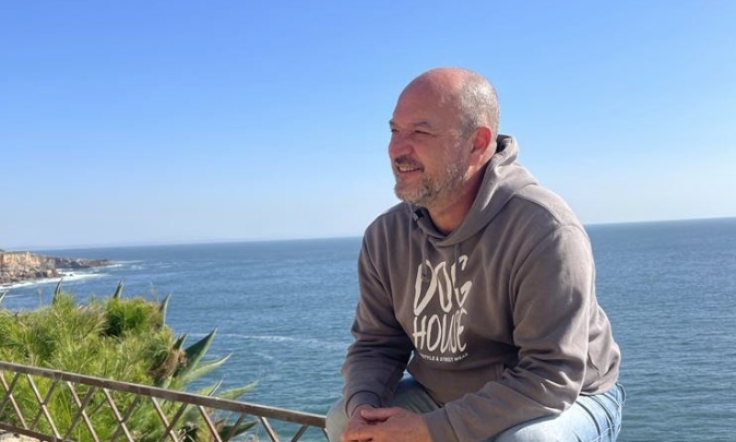 Ex-participante do Big Brother morre aos 54 anos após sofrer infarto em bar