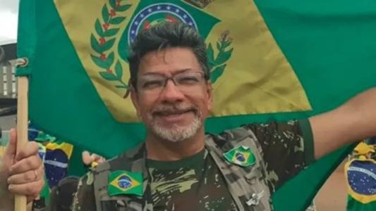 Ex-candidato e jornalista mineiro Adrian Paz