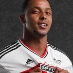São Paulo oficializa contratação do ex-cruzeirense David