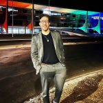 Quatro anos após desistir de mandato e viajar para o exterior, Jean Wyllys volta ao Brasil