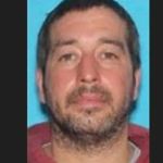 Polícia americana procura atirador que matou 18 pessoas em Lewiston