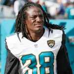 Ex-jogador da NFL é preso por suspeita de envolvimento no homicídio da própria mãe