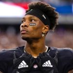 Ex-jogador da NFL é condenado de 3 a 10 anos de prisão por morte de mulher