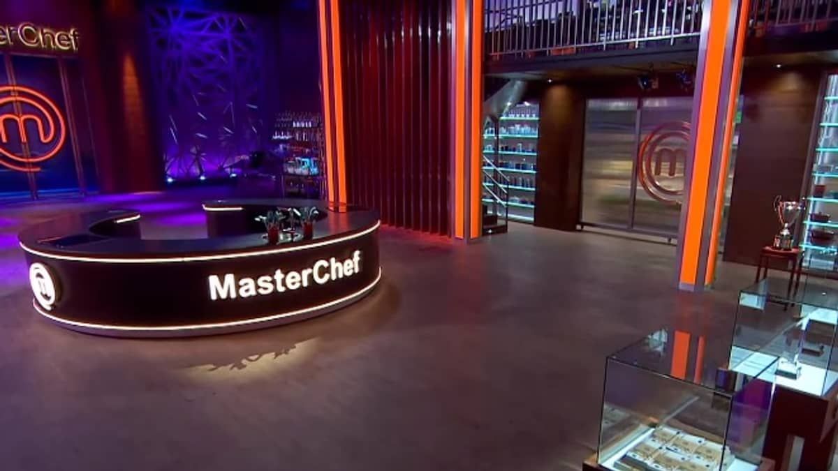 Ex-Barcelona vence MasterChef espanhol; veja vídeo