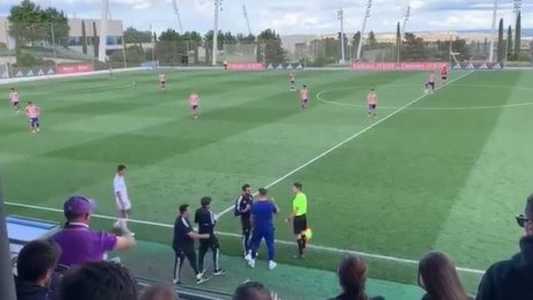 Ex-jogadores se desentenderam durante partida do Sub-19