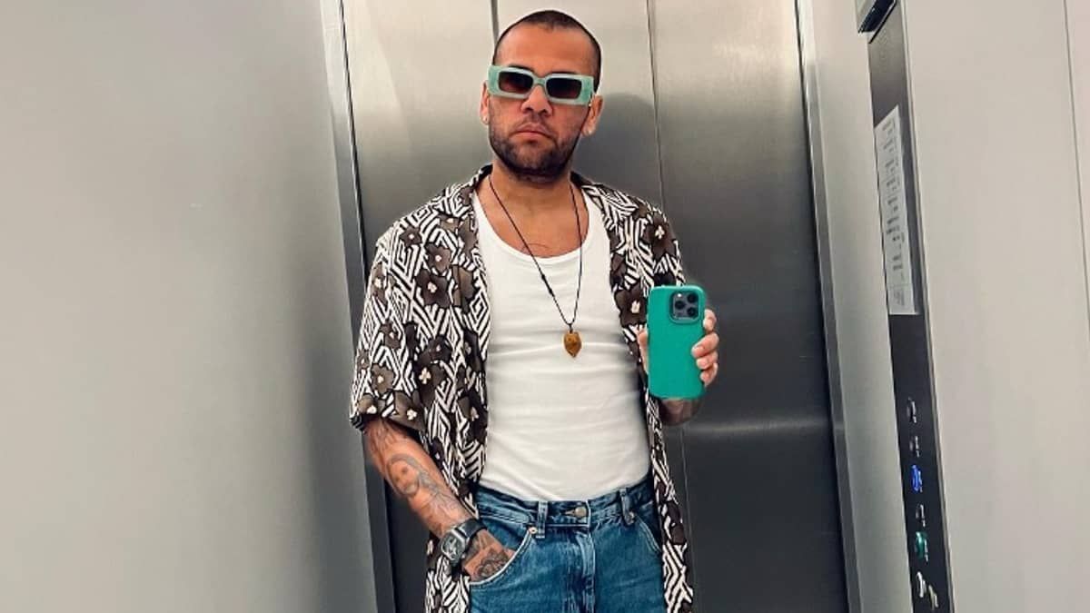 Ex relata arrependimento por ter defendido Daniel Alves: 'Para mim, ele morreu'  