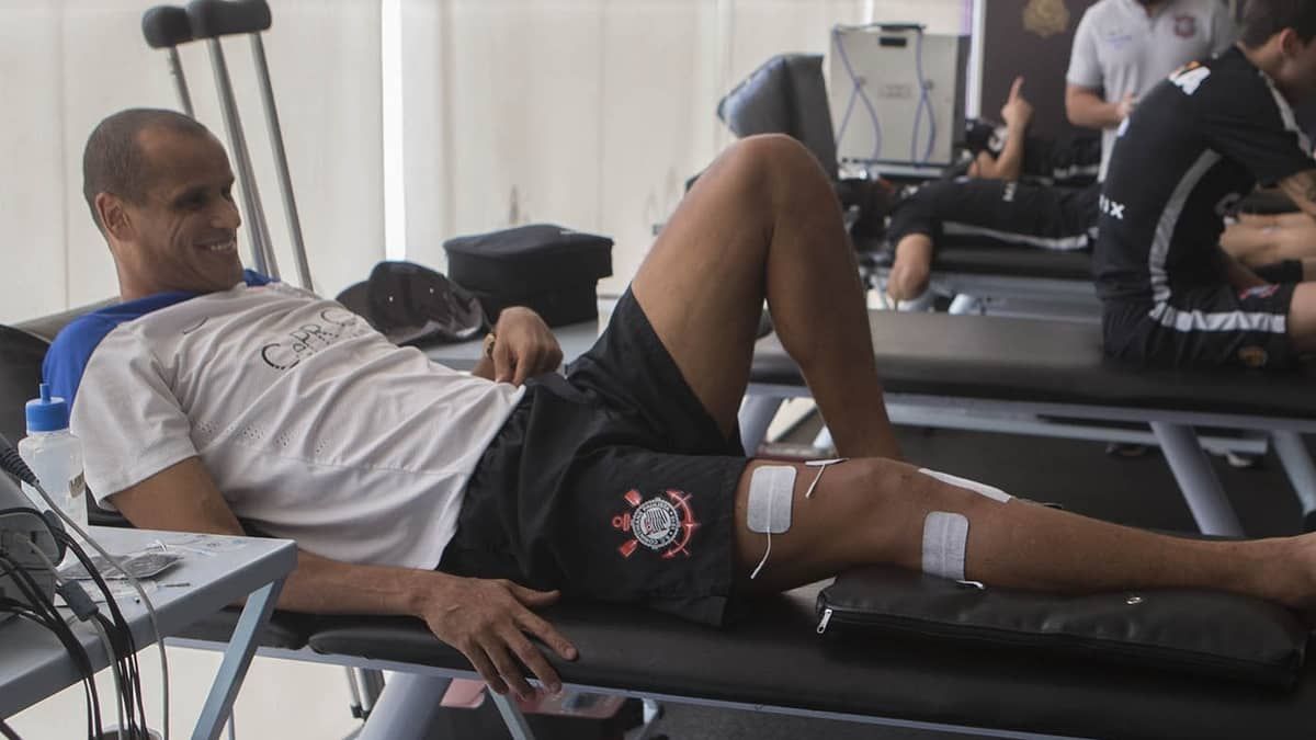 Ex-meia do Corinthians e ídolo rival analisa grupo do Timão na Libertadores