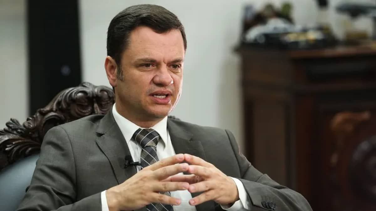 Anderson Torres vai ao STF contra devolução de salários