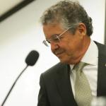 Ex-presidente do STF diz que tornozeleira fere a dignidade de Bolsonaro